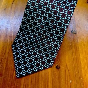 Gucci classic silk tie